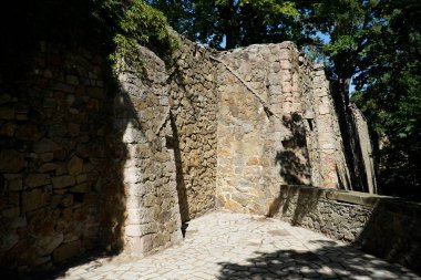 Walbrzych, Polonya - 12 Ağustos 2024 - Ksiaz Kalesi bahçe terası