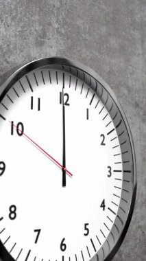 Connetnet duvarındaki klasik saat - 12 o saat - 3D 4k dikey animasyon (2160 x 3840 px)