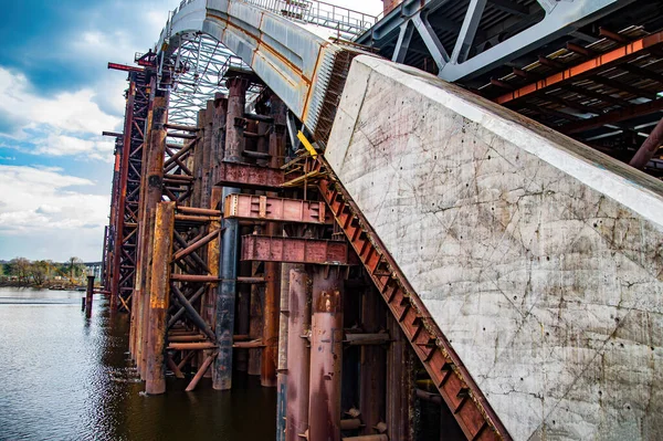 Stahlbetonkonstruktion Der Bau Befindlichen Brücke Brücke Über Den Dnjepr Kiew — Stockfoto