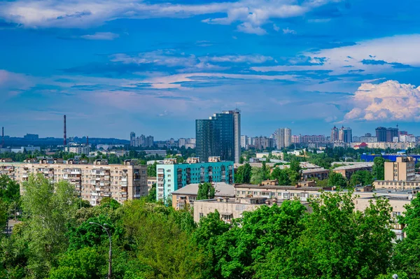 Paisaje Ciudad Kiev Con Rascacielos Horizonte Rascacielos Entre Pequeñas Casas — Foto de Stock