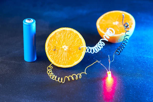 Γεννήτρια Ηλεκτρικής Ενέργειας Χρήση Πορτοκαλιών — Φωτογραφία Αρχείου
