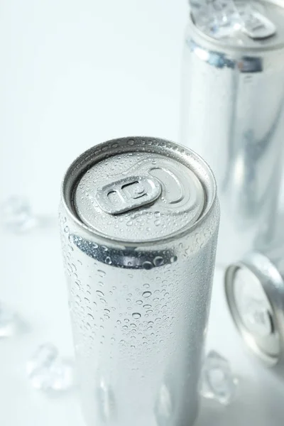 Conceito Bebida Latas Branco Com Espaço Para Rótulo — Fotografia de Stock