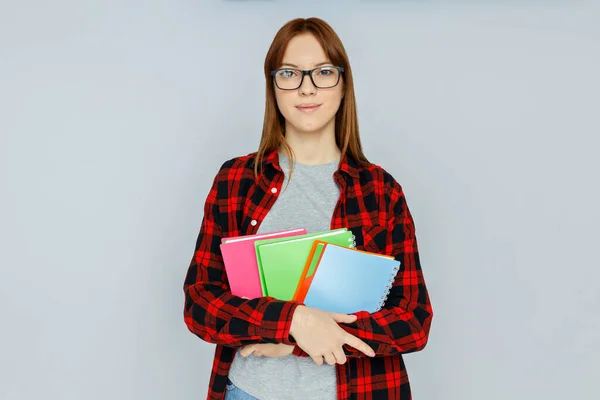 Concepto Las Personas Estudiante Niña Sobre Fondo Gris Claro — Foto de Stock