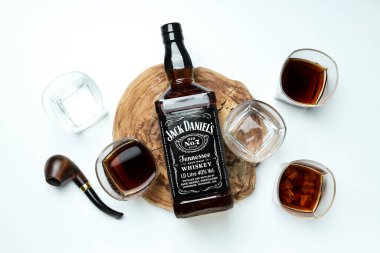 Odessa, Ukrayna, 03.11.2022: Alkol içeceği kavramı - Jack Daniels, üst görüş