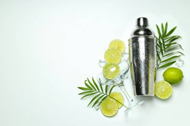 Kokteyl hazırlama kavramı, karıştırıcı, metin için boşluk