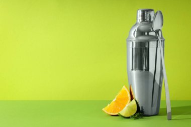 Kokteyl hazırlama kavramı, karıştırıcı, metin için boşluk