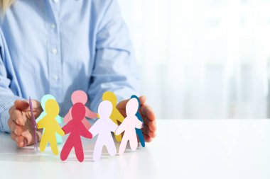 Çeşitlilik, Eklenti ve Eşitlik kavramı, metin için boşluk