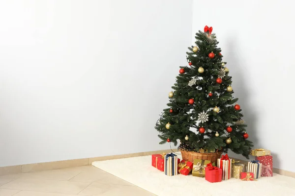 Concetto Felice Anno Nuovo Albero Natale Con Regali — Foto Stock