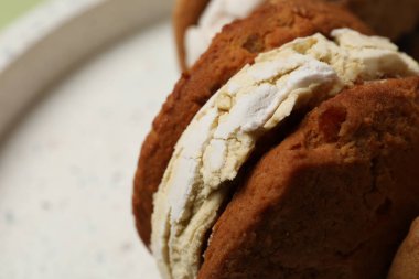 Tatlı yemek kavramı, dondurmalı lezzetli kurabiyeler.