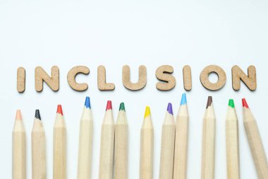 Çeşitlilik, Eklenti ve Eşitlik kavramı, metin için boşluk