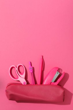 Farklı kırtasiye aksesuarları kavramı, metin için boşluk