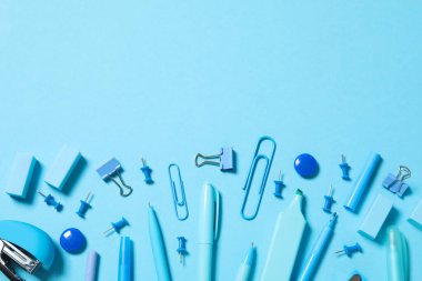 Farklı kırtasiye aksesuarları kavramı, metin için boşluk