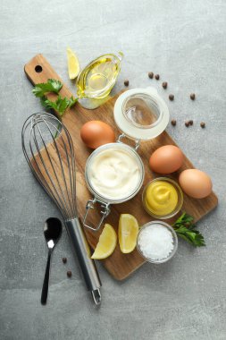 Sos kavramı, mayonez sosu, üst manzara.