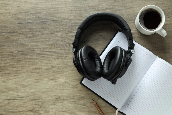 Concept Listening Audio Music Headphones — Stok fotoğraf