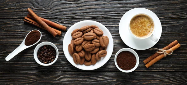 Fogalma Ízletes Snack Forró Italra Cookie Formájában Kávészemek — Stock Fotó
