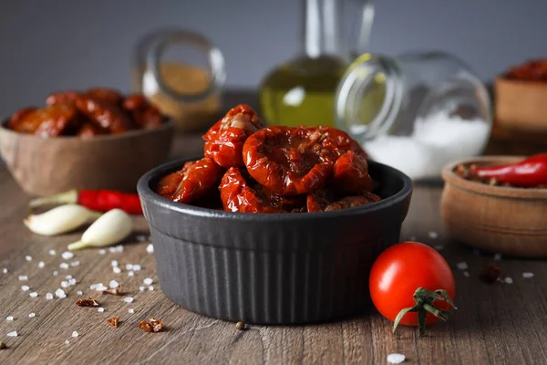 맛있는 음식의 햇볕에 토마토 — 스톡 사진