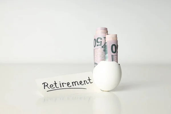 Composition Egg Shell Money Retirement — Stock Photo, Image