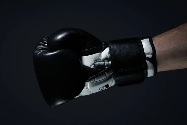 带拳击手套的拳击和运动生活方式概念 — 图库照片