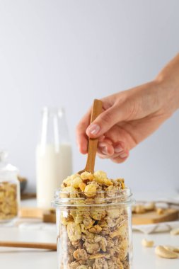 Kahvaltıda pişmemiş yemek fotoğrafı - Müsli.