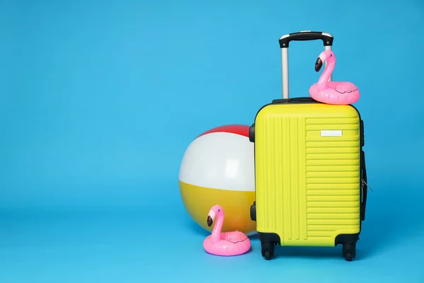 Koffer Gepäck Gepäck Für Sommerreisen Und Urlaub Platz Für Text — Stockfoto