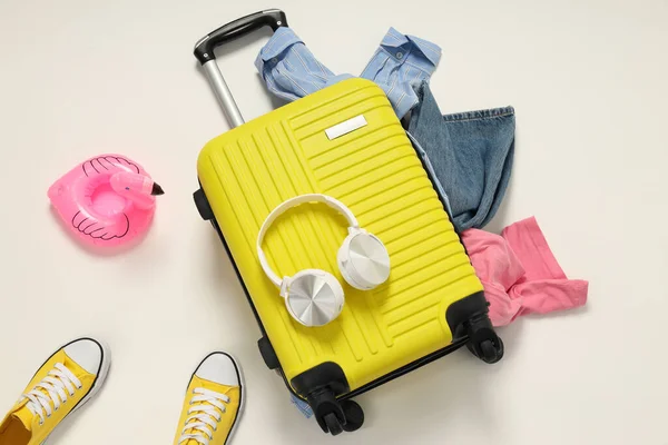 Koffer Gepäck Gepäck Für Sommerreisen Und Urlaub Von Oben Gesehen — Stockfoto