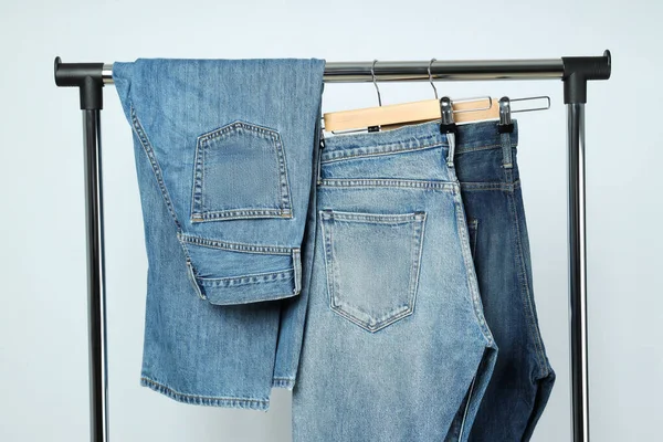 ジーンズのコンセプト カジュアルウェアのコンセプト 毎日の着用としてのジーンズ — ストック写真
