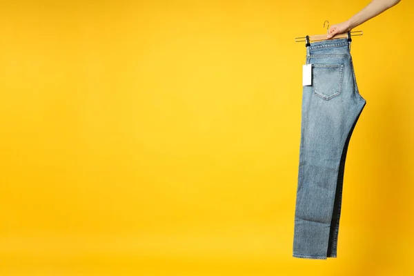 ジーンズのコンセプト カジュアルウェアのコンセプト 毎日の着用としてのジーンズ — ストック写真