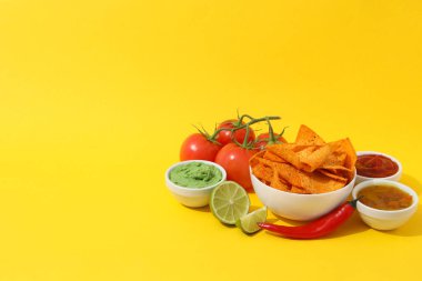 Lezzetli abur cubur kavramı, mısır cipsi, metin için alan