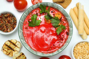 Domatesten yapılmış yemek. Lezzetli domates çorbası.