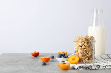 Kahvaltıda pişmemiş yemek fotoğrafı - Müsli.