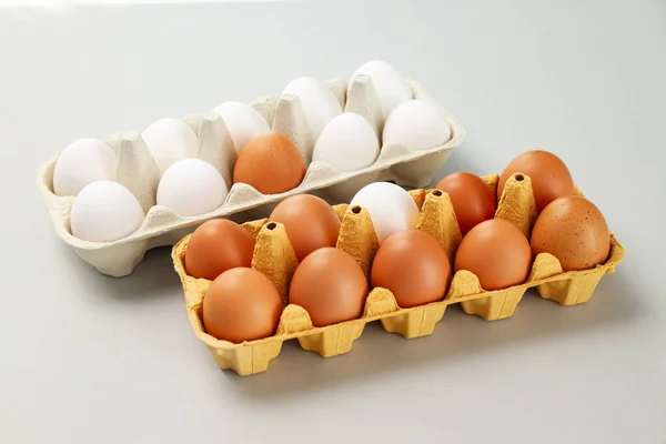 Belangrijkste Ingrediënt Voor Het Koken Van Verschillende Gerechten Eieren — Stockfoto