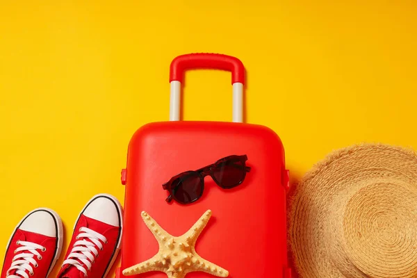 Bavul Bavul Yaz Seyahati Tatil Için Bavul Üst Manzara — Stok fotoğraf