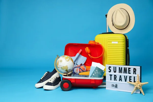 Bőrönd Poggyász Poggyász Nyári Utazáshoz Nyaraláshoz — Stock Fotó