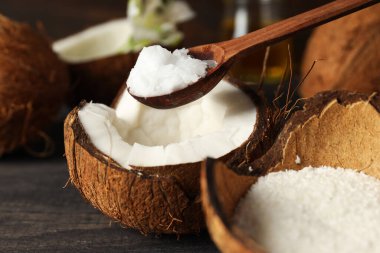 Güzellik prosedürleri, cilt ve vücut bakımı ürünleri - Hindistan cevizi yağı