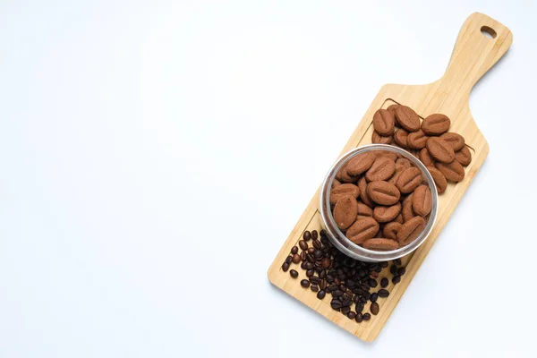 Koncept Chutné Svačinky Teplý Nápoj Sušenky Tvaru Kávových Semen — Stock fotografie