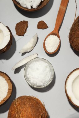 Güzellik prosedürleri, cilt ve vücut bakımı ürünleri - Hindistan cevizi yağı