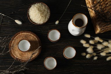 Geleneksel Japon alkollü içeceği - Sake, geleneksel Asya içecekleri konsepti