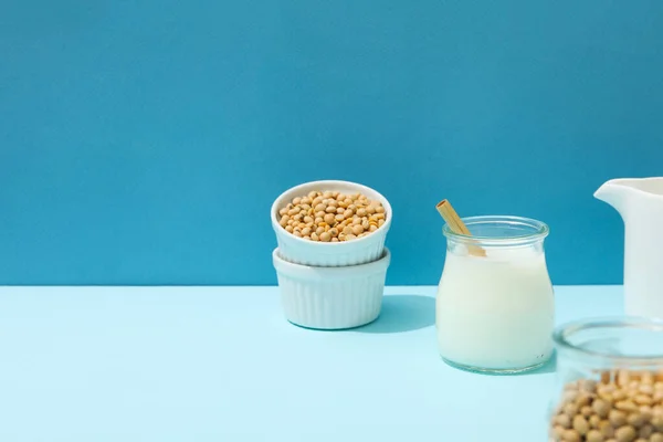豆乳と大豆 健康食品のコンセプトのための組成物 — ストック写真