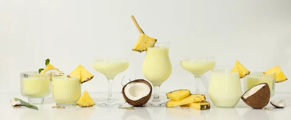 Cocktail Fresco Verão Pina Colada Conceito Bebida Fresca Verão — Fotografia de Stock