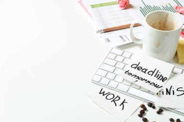 Dağınık ofis işyeri, işyeri ve çalışma alanı kavramı