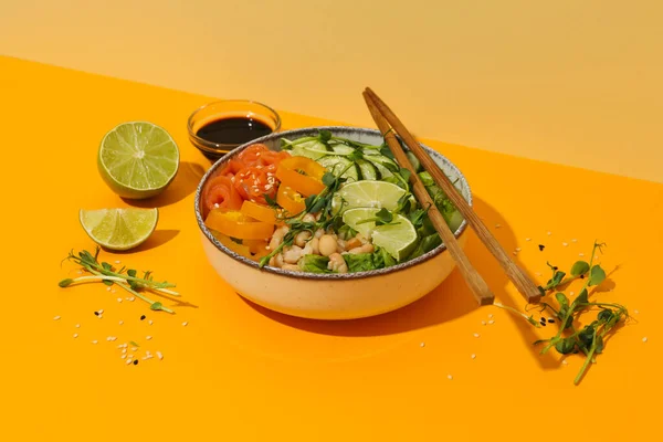 Miska Smacznym Pożywnym Jedzeniem Pyszny Obiad Domowej Roboty — Zdjęcie stockowe