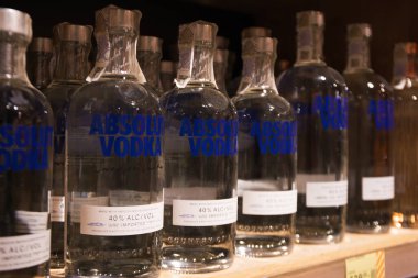 04.04.2023, Odessa, Ukrayna: Süpermarkette kesin votka