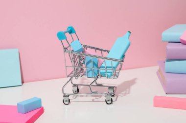 Okul aksesuarları ile okul eğitimi kavramı