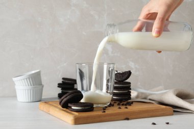 16.02.2022 - Odessa, Ukrayna: Oreo ile lezzetli kurabiye kavramı