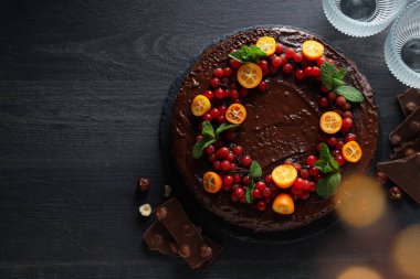 Lezzetli tatlı - Çikolatalı pasta, lezzetli tatlı konsepti