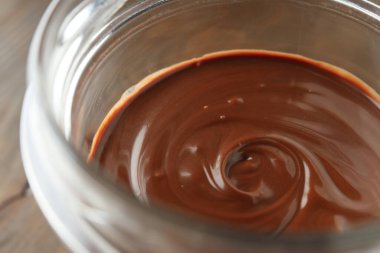 Lezzetli ve lezzetli tatlı yiyecek konsepti - çikolata ezmesi