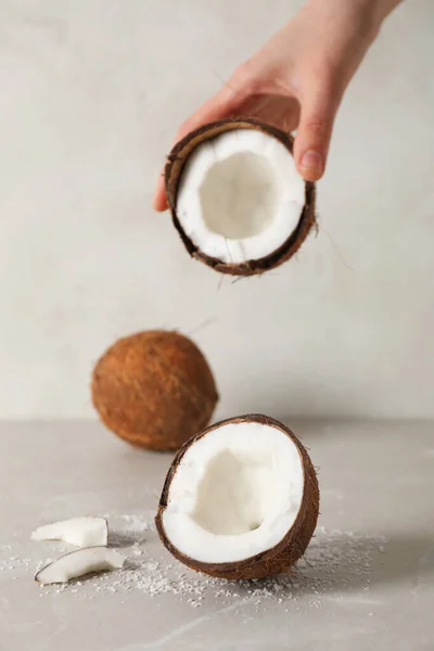 여름에 개념을 코코넛 정리하기 — 스톡 사진