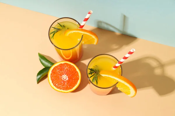 オレンジカクテル 新鮮なおいしい夏の柑橘類のカクテルの概念 — ストック写真