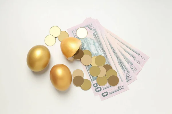 Stock image Concept of wealth and retirement - golden eggs