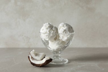 Yaz tatlısı - dondurma, hindistan cevizli dondurma